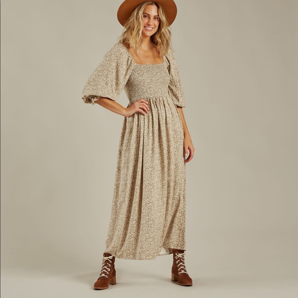 Adelaide Dress : Magnolia